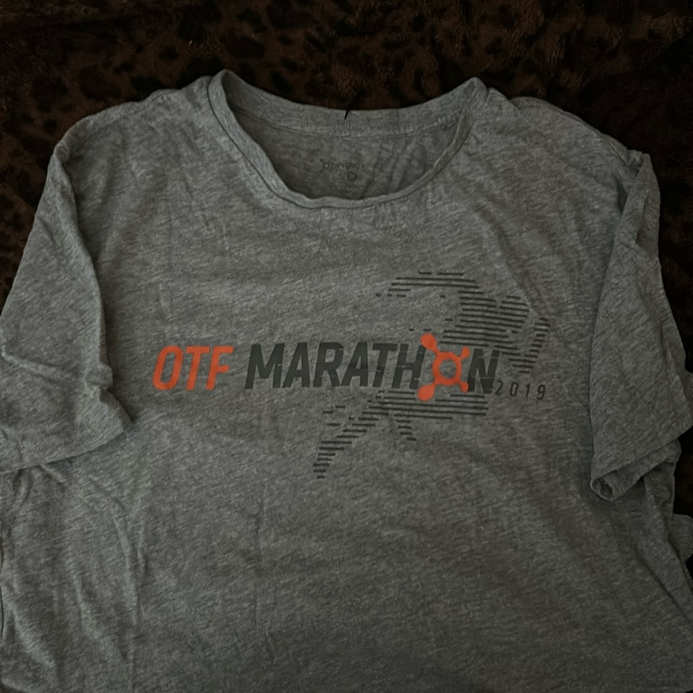 Orange Theory Fitness OTF marathon 2019 Tshirt grey Design Size M.
